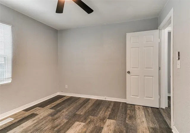 Photo 3 of Single family home for sale at 917 SW 49th Street, Oklahoma City, OK 73109 | MLS# 1225968 | Listing updated on 2026-08-26