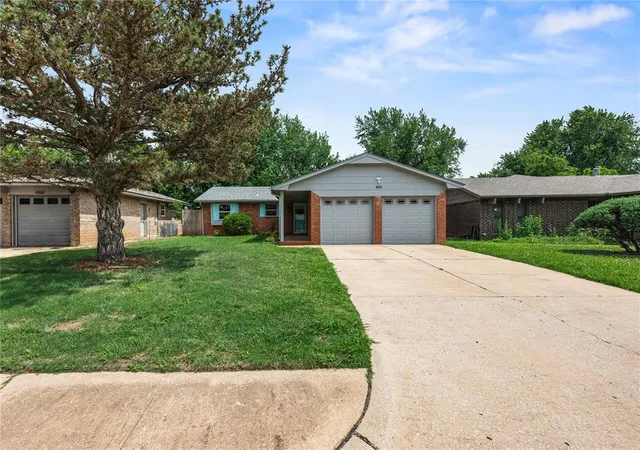 Photo 1 of Single family home for sale at 604 Willow Ridge Pl, Edmond, OK 73003 | MLS# 1225976 | Listing updated on 2026-08-08