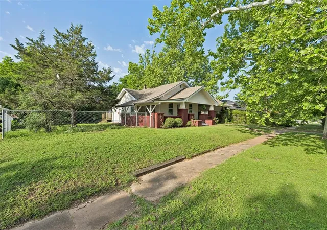 2nd image of 424 W Adams St, Purcell, OK 73080 | MLS# 1225985