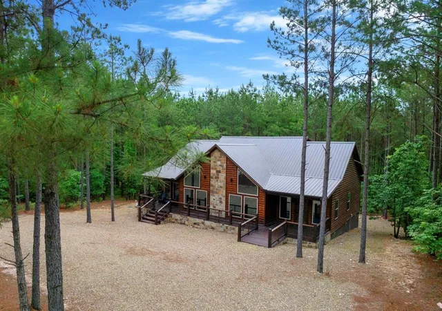 Photo 1 of Single family home for sale at 138 Lost Crk Trl, Broken Bow, OK 74728 | MLS# 1226025 | Listing updated on 2026-08-04