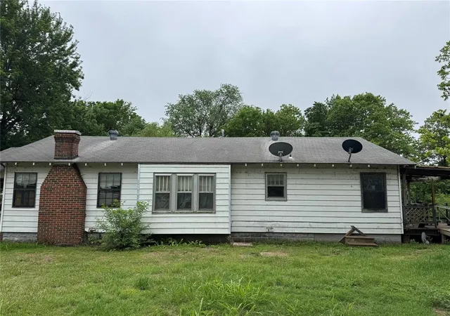 Photo 4 of Single family home for sale at 201 S 12th Street, Tonkawa, OK 74653 | MLS# 1226057 | Listing updated on 2026-06-03