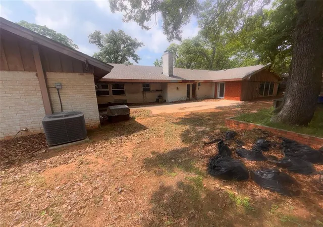 Homes for sale in Duncan, OK | 2502 Linwood Dr, Duncan, OK 73533 | MLS# 1226094
