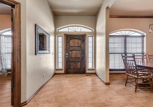 Photo 5 of Single Family Residence at 327 N Ash St, Crescent, OK 73028 | MLS# 1226116 | | Sold on 2026-06-26