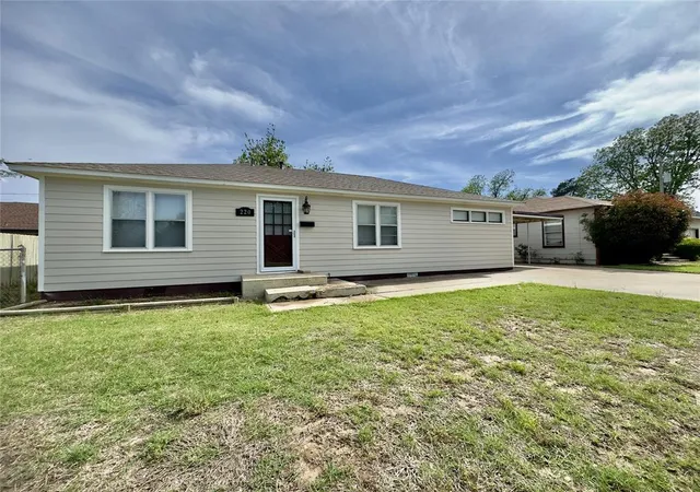 Homes for sale in Mangum, OK | 220 E Van Buren St, Mangum, OK 73554 | MLS# 1226119