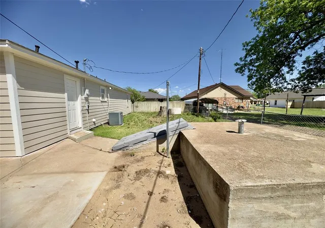 Homes for sale in Mangum, OK | 220 E Van Buren St, Mangum, OK 73554 | MLS# 1226119