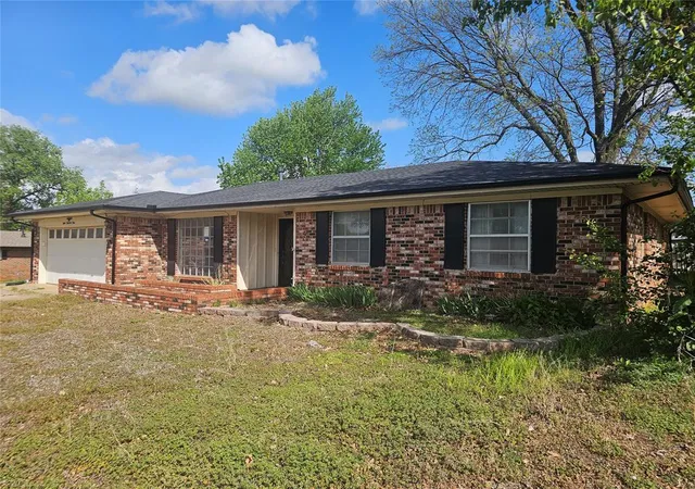 2nd image of 801 Bonnie Ave, Purcell, OK 73080 | MLS# 1226122