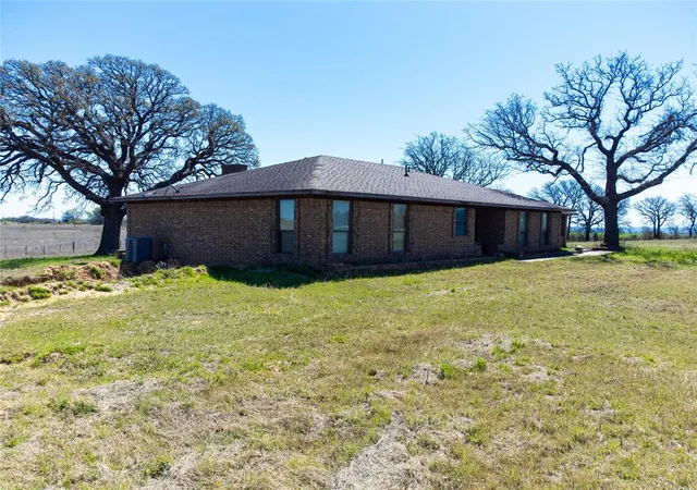Homes for sale in Leon, OK | 27502 Agate Rd, Leon, OK 73441 | MLS# 1226153
