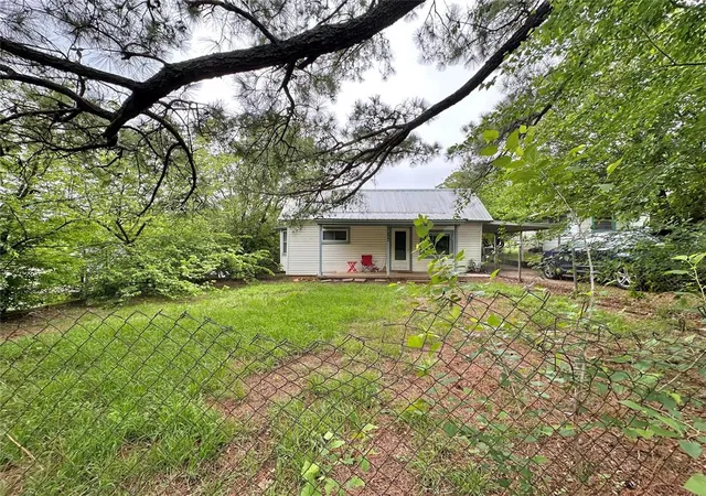 Photo 4 of Single family home for sale at 804 S Pottenger Ave, Shawnee, OK 74801 | MLS# 1226155 | Listing updated on 2026-04-26