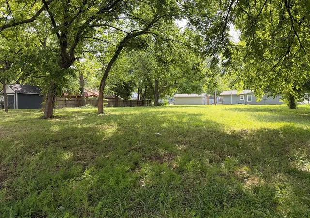 Homes for sale in Wynnewood, OK | 509 E Chickasaw St, Wynnewood, OK 73098 | MLS# 1226160