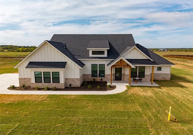 Single family home for sale at 11497 Carefree Ln, Shawnee, OK 74804 | MLS# 1226170