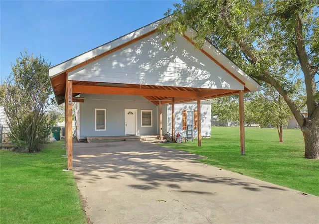 Homes for sale in Granite, OK | 508 N Elm, Granite, OK 73547 | MLS# 1226187