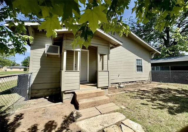 Homes for sale in Mangum, OK | 513 N Okla Ave, Mangum, OK 73554 | MLS# 1226207