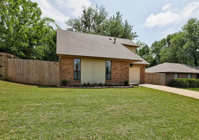 Homes for sale in Noble, OK | 1012 Redstone Dr, Noble, OK 73068 | MLS# 1226227