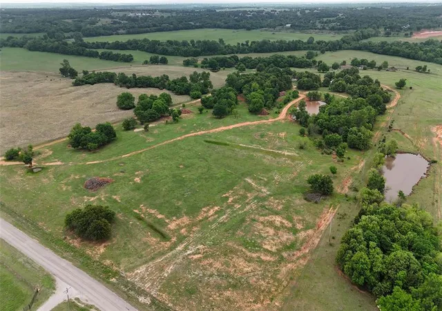 3rd image of 999 240Th St, Blanchard, OK 73010 | MLS# 1226247