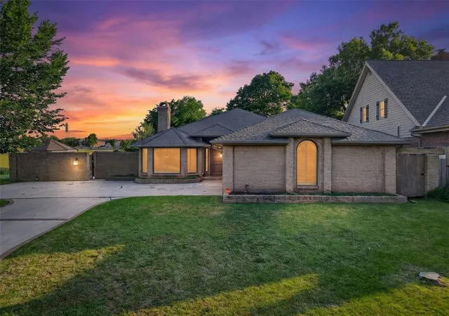 Homes for sale in Oklahoma City, OK | 11901 Maple Ridge Rd, Oklahoma City, OK 73120 | MLS# 1226283