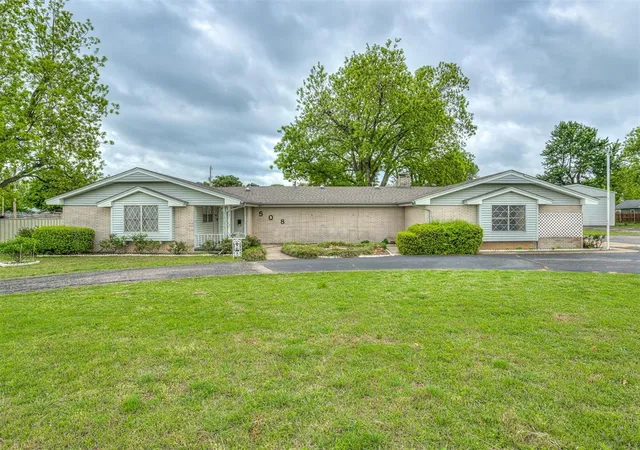 2nd image of 508 E Main St, Tuttle, OK 73089 | MLS# 1226299