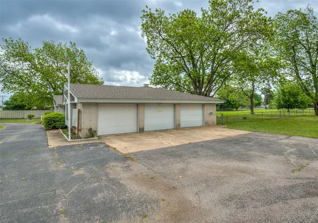 4th image of 508 E Main St, Tuttle, OK 73089 | MLS# 1226299