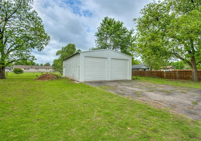 5th image of 508 E Main St, Tuttle, OK 73089 | MLS# 1226299