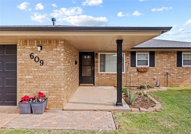Homes for sale in Cordell, OK | 609 W 10Th St, Cordell, OK 73632 | MLS# 1226320