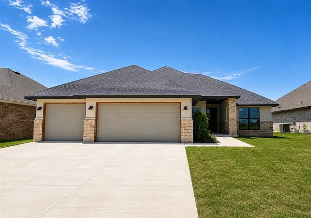 1st image of 5009 Vine Cliff Rd, Mustang, OK 73064 | MLS# 1226335