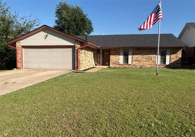 Single family home for sale at 11720 SW 3 Terrace, Yukon, OK 73099 | MLS# 1226355