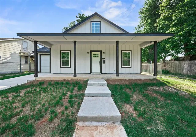 Homes for sale in Guthrie, OK | 310 S Elm St, Guthrie, OK 73044 | MLS# 1226415