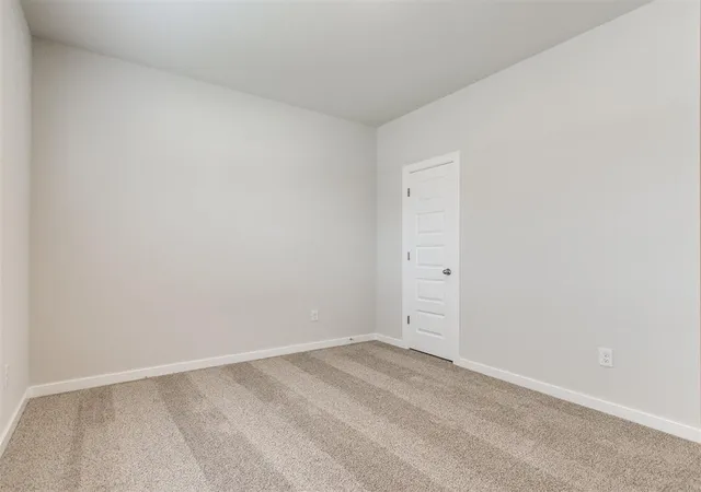 4th image of 2616 Otis Ln, Yukon, OK 73099 | MLS# 1226425