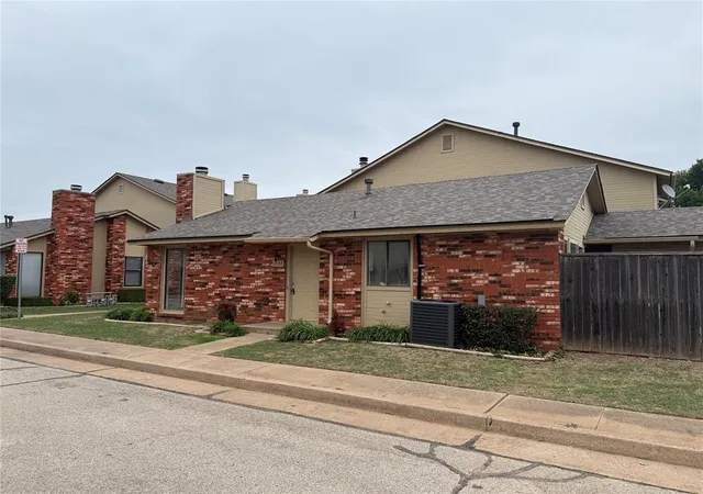 1st image of 1113 Sequoyah St #F, Edmond, OK 73003 | MLS# 1226485