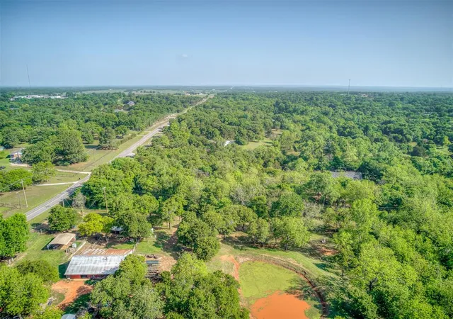 Photo 3 of Sale Pending at 517 SE 72nd Avenue, Norman, OK 73026 | MLS# 1226566 | Listing updated on 2026-06-15