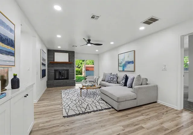 Photo 1 of Single family home for sale at 210 E Vida Way, Norman, OK 73069 | MLS# 1226602 | Listing updated on 2026-08-29