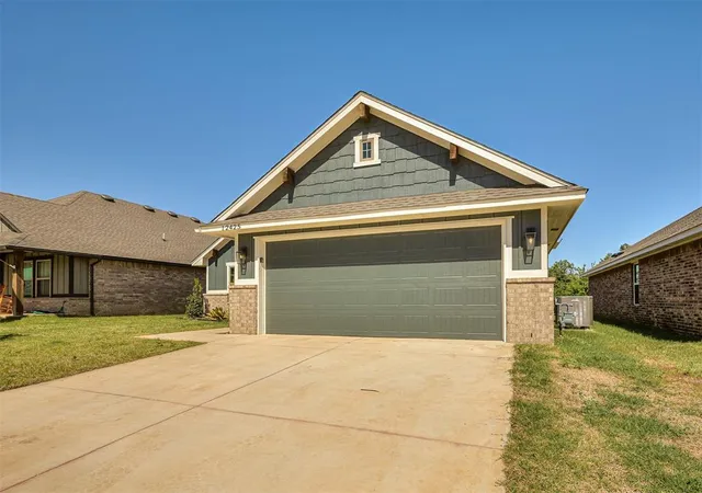Photo 2 of Single family home for sale at 12425 Dolche Vita Dr, Yukon, OK 73099 | MLS# 1226606 | Listing updated on 2026-06-29