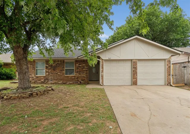 Homes for sale in Yukon, OK | 967 Heritage Mansion, Yukon, OK 73099 | MLS# 1226670
