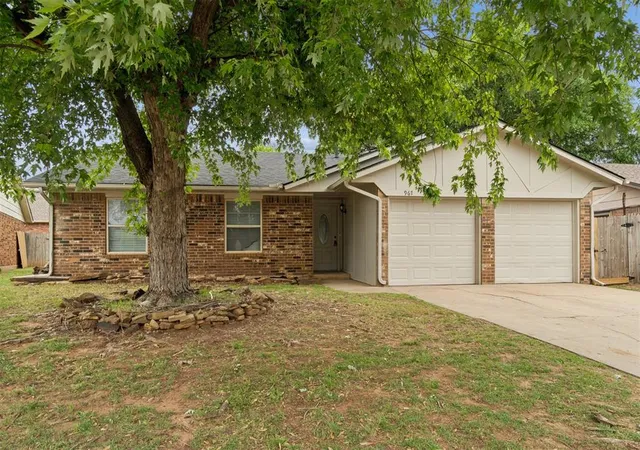 1st image of 967 Heritage Mansion, Yukon, OK 73099 | MLS# 1226670
