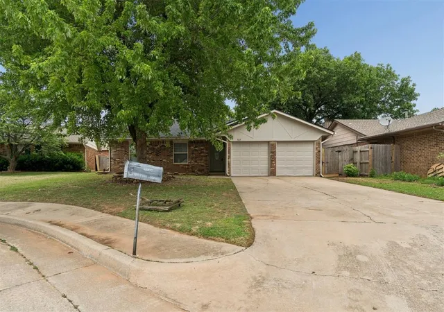Homes for sale in Yukon, OK | 967 Heritage Mansion, Yukon, OK 73099 | MLS# 1226670