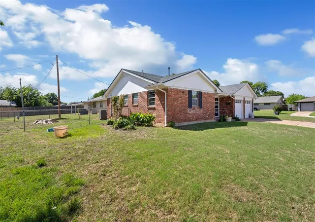 Homes for sale in Del City, OK | 4301 Suntane Rd, Del City, OK 73115 | MLS# 1226671