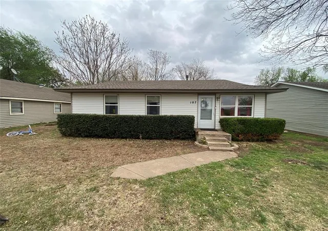 Homes for sale in Noble, OK | 107 N Front St, Noble, OK 73068 | MLS# 1226686