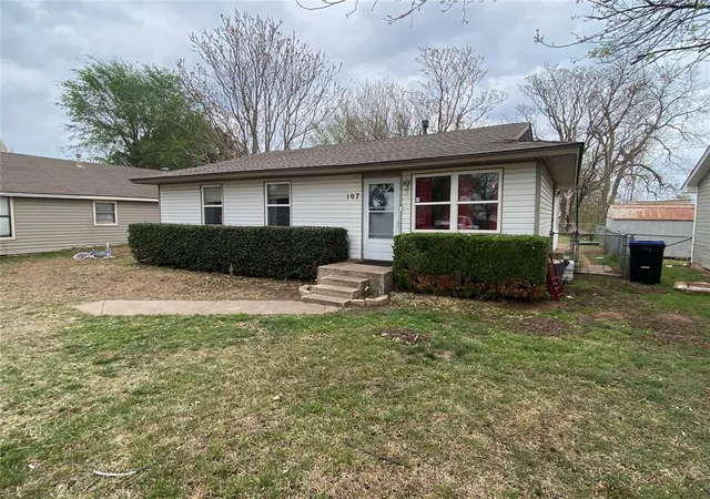 Homes for sale in Noble, OK | 107 N Front St, Noble, OK 73068 | MLS# 1226686