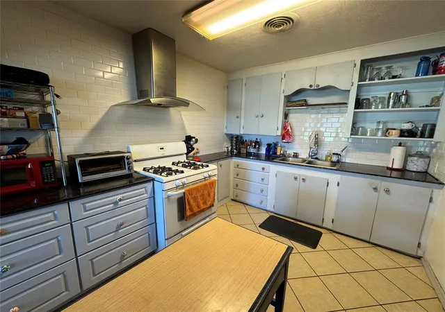 Photo 3 of Single family home for sale at 9521 N Walker Ave, Oklahoma City, OK 73114 | MLS# 1226705 | Listing updated on 2026-04-30