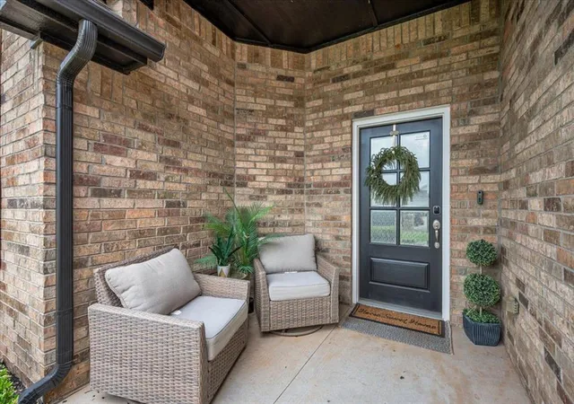 Photo 3 of Single family home for sale at 612 Bison Xing Dr, Yukon, OK 73099 | MLS# 1226712 | Listing updated on 2026-06-10