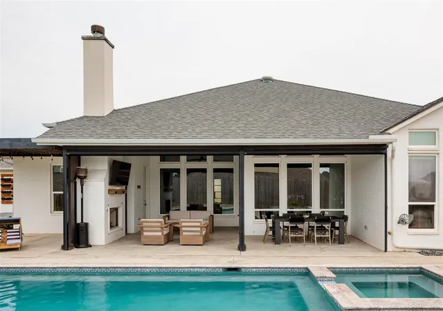 Photo 2 of Single family home for sale at 1140 Gateway Brg Rd, Edmond, OK 73034 | MLS# 1226732 | Listing updated on 2026-08-19