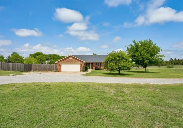 Photo 3 of Single family home for sale at 881 Moffat Rd Nw, Piedmont, OK 73078 | MLS# 1226752 | Listing updated on 2026-07-10