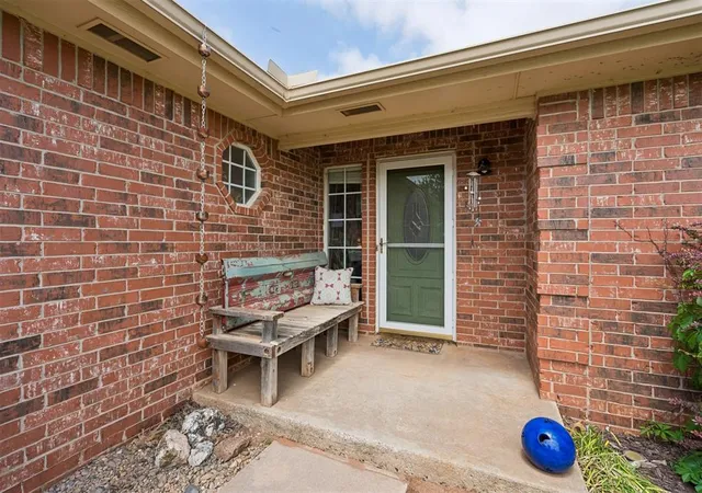 Photo 3 of Single family home for sale at 881 Moffat Rd NW, Piedmont, OK 73078 | MLS# 1226752 | Listing updated on 2026-07-10