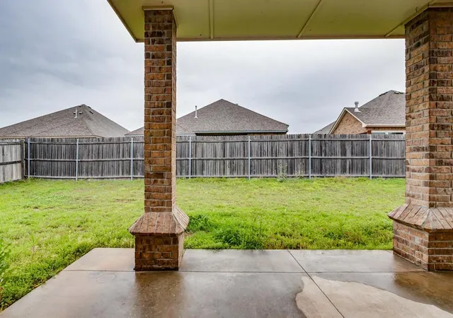 Homes for sale in Norman, OK | 1221 Pebble Pond Dr, Norman, OK 73071 | MLS# 1226781