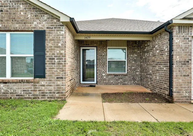 2nd image of 1429 Quartz Pl, Noble, OK 73068 | MLS# 1226807
