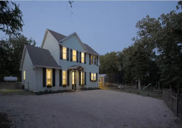 Photo 2 of Sale Pending at 9025 E Charter Oak Rd, Guthrie, OK 73044 | MLS# 1226808 | Listing updated on 2026-09-09