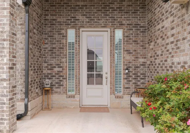 Photo 2 of Single family home for sale at 3101 Drake Crst Dr, Edmond, OK 73034 | MLS# 1226841 | Listing updated on 2026-10-20