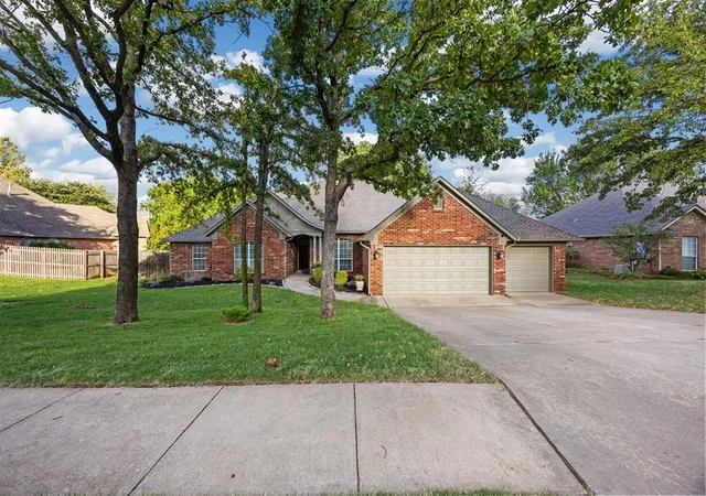 Photo 1 of Single family home for sale at 2617 Ashebriar Ln, Edmond, OK 73034 | MLS# 1226855 | Listing updated on 2026-10-15