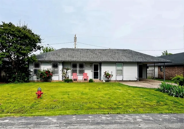 1st image of 614 Se 7th St, Lexington, OK 73051 | MLS# 1226861
