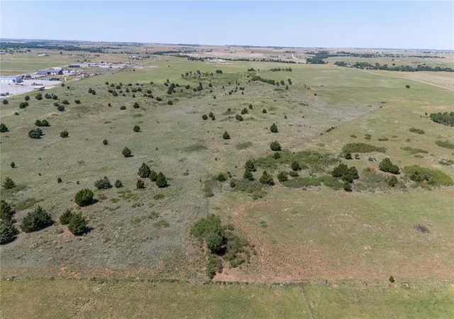 4th image of 1 N 2440 Rd, Weatherford, OK 73096 | MLS# 1226867
