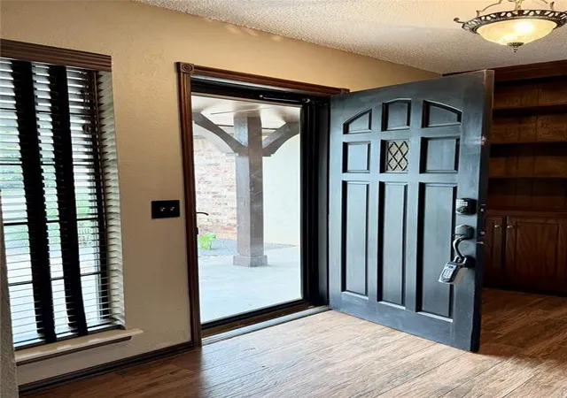 Photo 4 of Single family home for sale at 309 Kings Cyn Dr, Yukon, OK 73099 | MLS# 1226870 | Listing updated on 2026-09-06